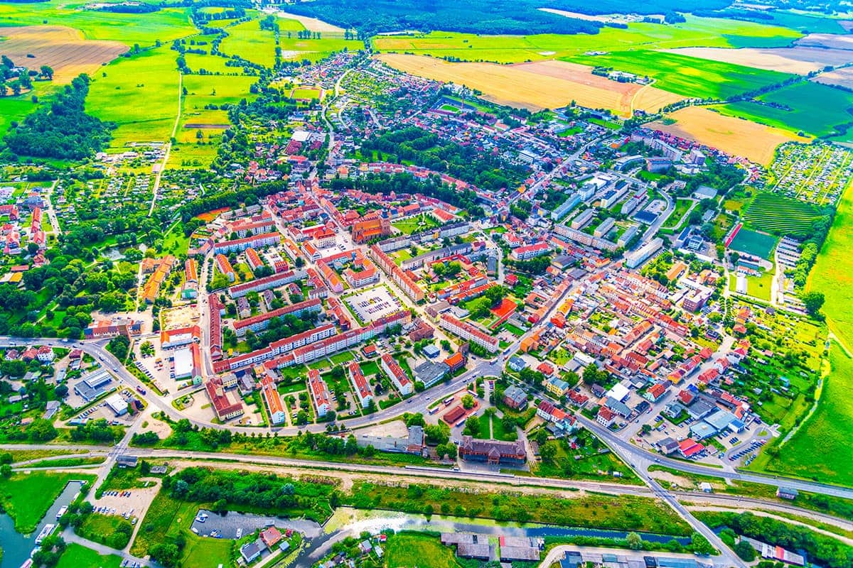 über dem Stadtzentrum Malchin